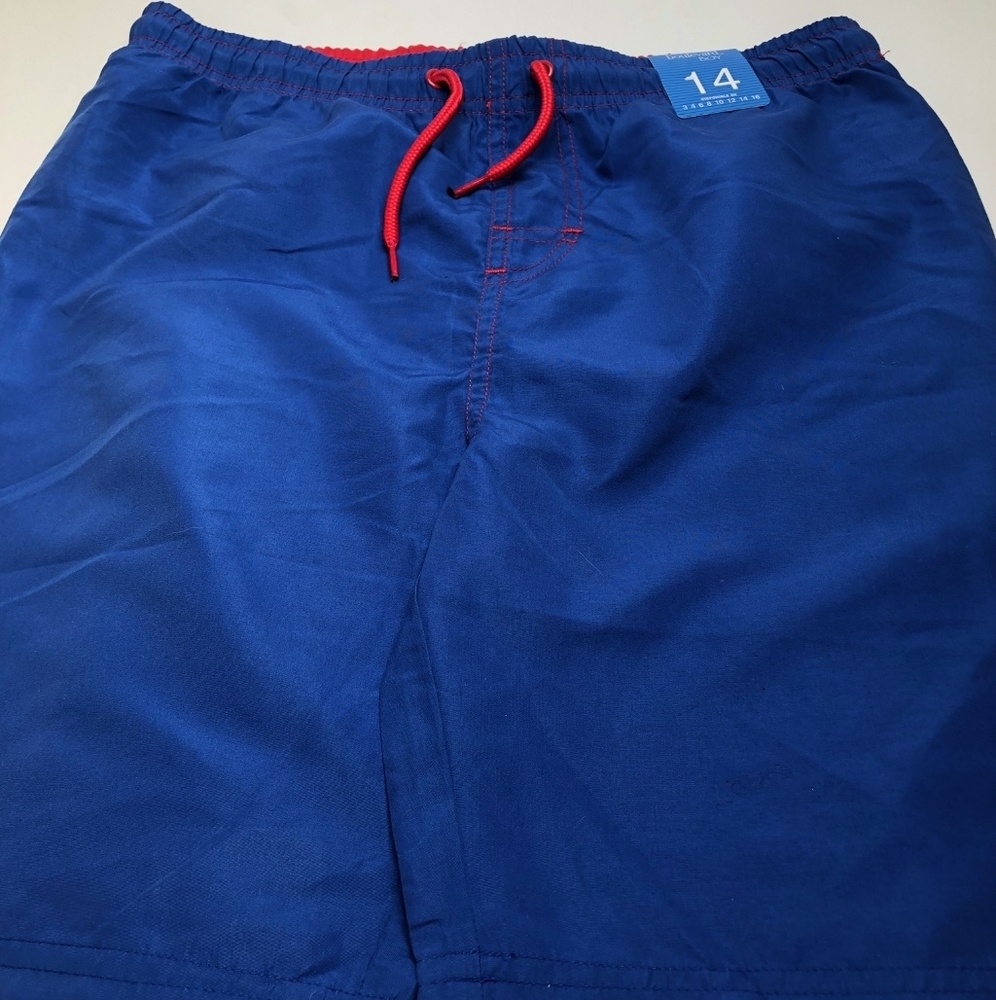 🟪 Blue swim trunks